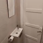 Amplio Y Céntrico Piso A Pie De Calle *