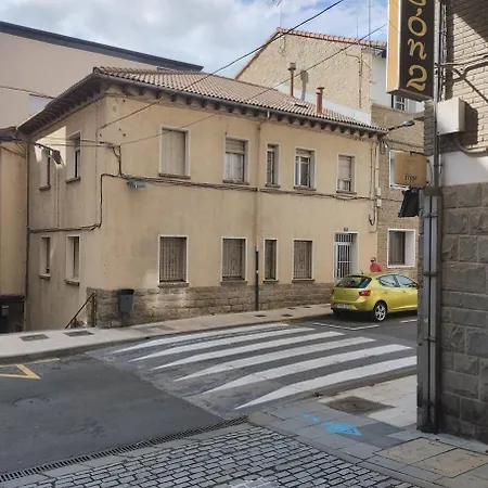 Amplio Y Céntrico Piso A Pie De Calle Appartamento Sabiñánigo