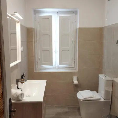 Amplio Y Centrico Piso A Pie De Calle Sabiñánigo