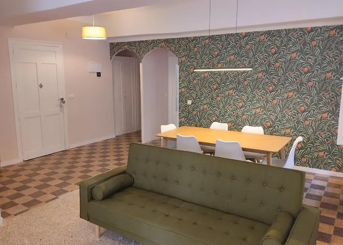 Amplio Y Centrico Piso A Pie De Calle